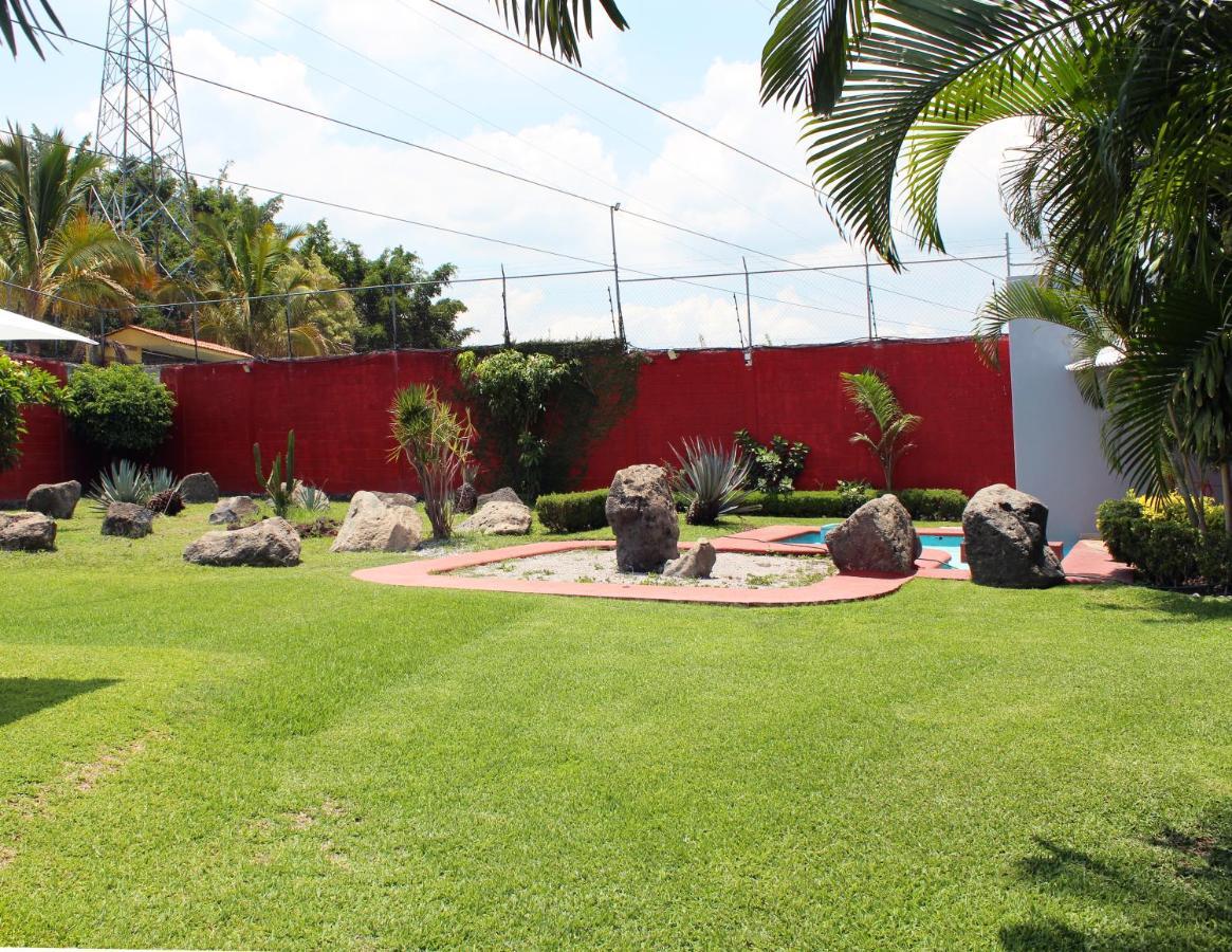 Casa Palmera: Cuernavaca Oasis with Pool and Home Office Amenities Emiliano Zapata  Exterior photo